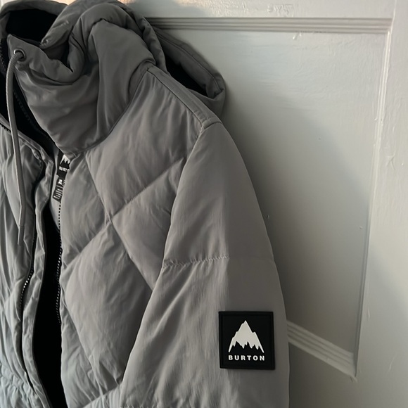 BURTON WOMEN'S CHESCOTT DOWN JACKET - Picture 5 of 10